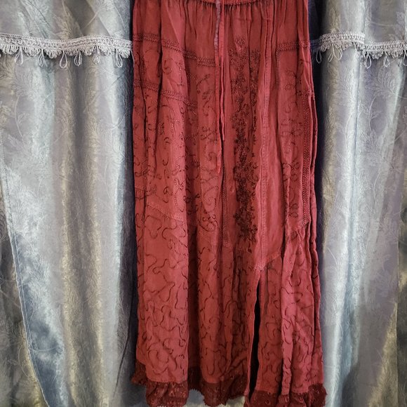 Dresses & Skirts - Peasant skirt